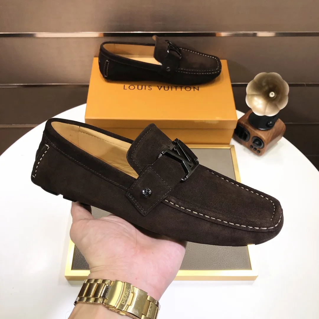 Men's men's shoes 💰420💰 [LV Doudou shoes] (water-dyed cowhide lining) new model is on the market, available on the official website. The new Doudou shoes are processed into single-color materials, and the uppers are made of imported cowhide material. The body of the shoe is fully hemmed with mark thread, and is lined with imported original cowhide leather. The elegant shoe shape is super suitable for all-matching, and the size is 38-44.